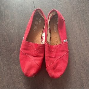Red Toms Canvas Shoe Size 8